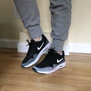 Nike Air Max 1 Ultra Moire in Black